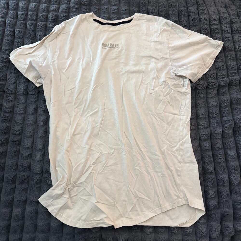Hollister Hemmed T-Shirt